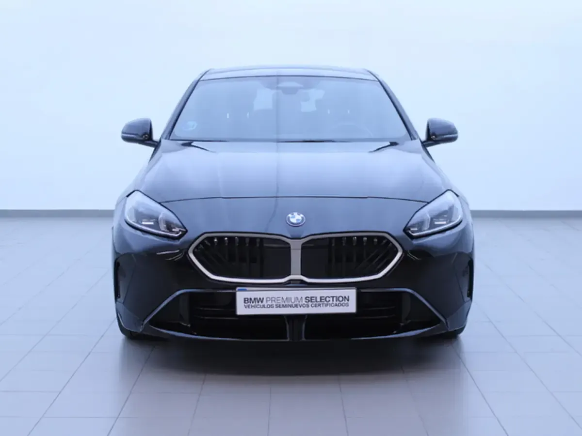 Usado BMW 120 Comfort Edition 163 CV (119 kW) 2025 Negro Utilitario