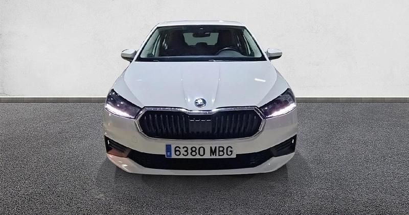 Usado Skoda Fabia Active 80 CV (58 kW) 2022 Utilitario