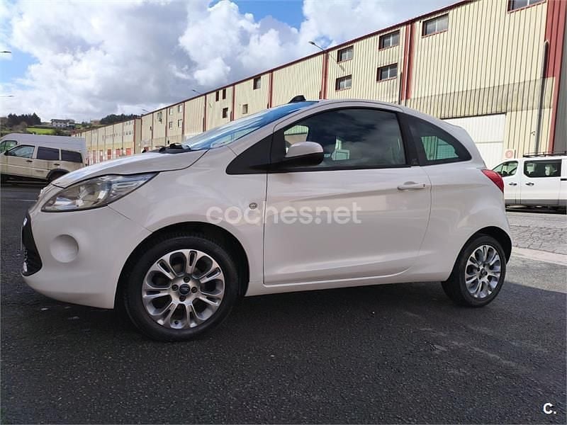 Usado Ford Ka Titanium 69 CV (50 kW) 2009 Blanco Utilitario