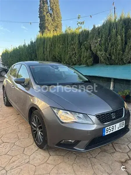 Usado Seat Leon CONNECT 110 CV (80 kW) 2017 Gris / plata Berlina