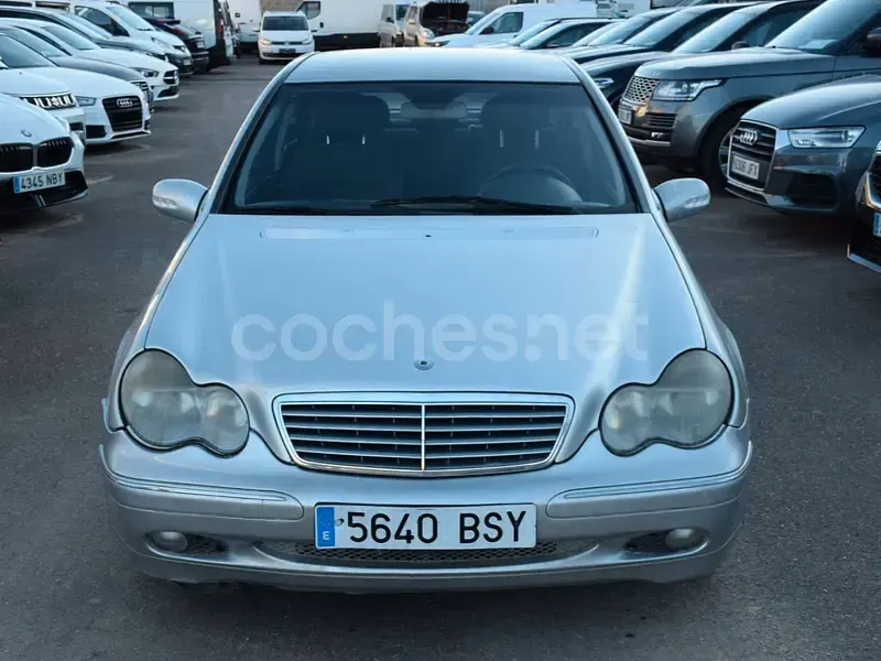 Usado Mercedes C220 Classic 143 CV (105 kW) 2002 Gris / plata Berlina