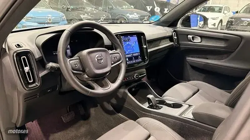 Usado Volvo EX40 Core 325 kW (442 CV) 2025 Gris SUV