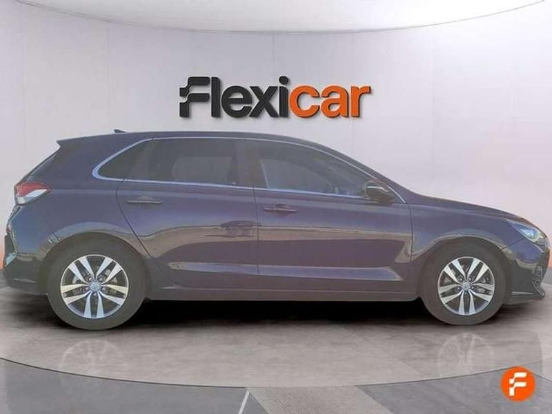 Usado Hyundai i30 120 CV (88 kW) 2019 Azul Utilitario
