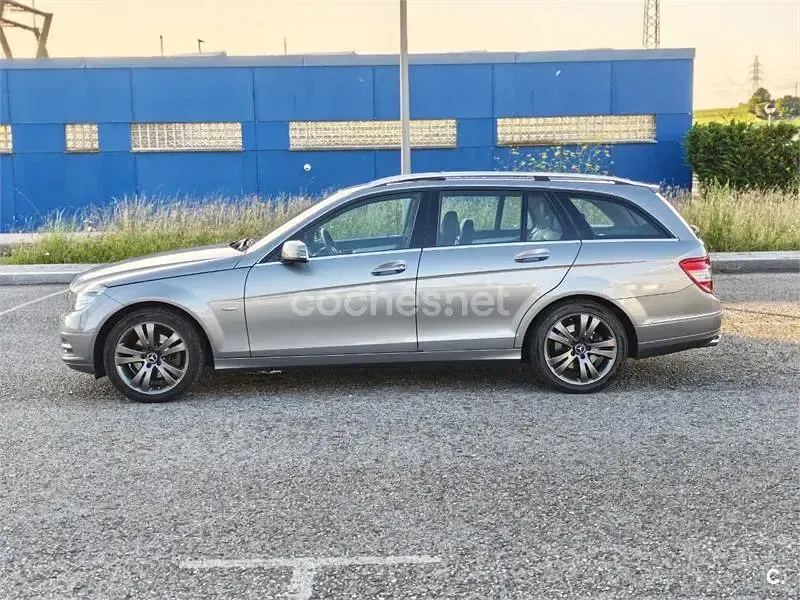 Usado Mercedes C250 Avantgarde 204 CV (150 kW) 2011 Gris / plata Familiar