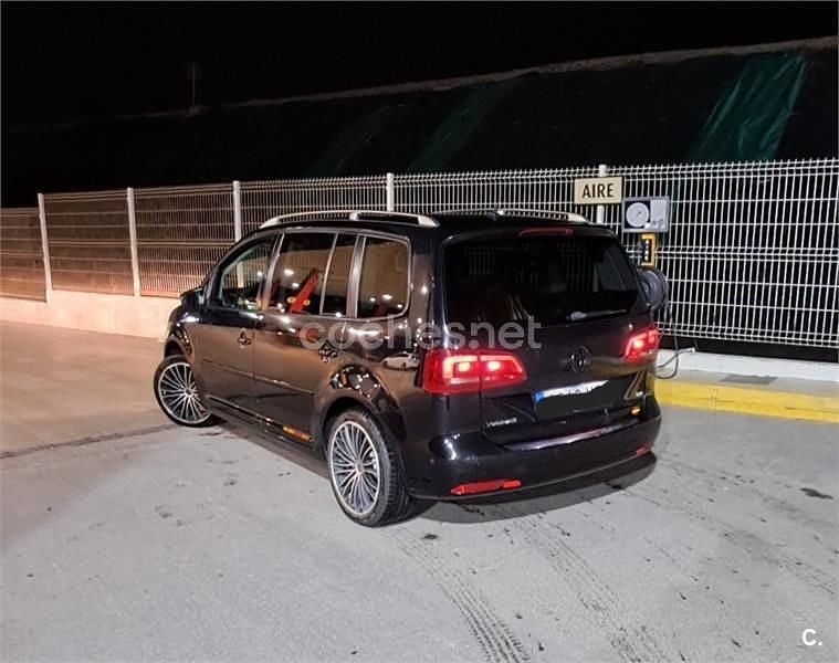 Usado VW Touran Advance 105 CV (77 kW) 2011 Negro Monovolumen