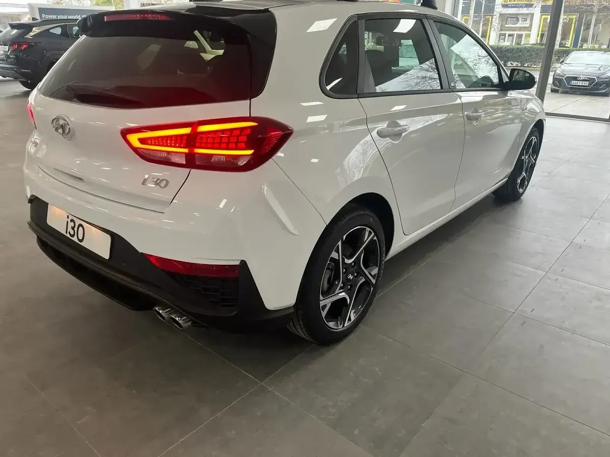 Usado Hyundai i30 N Line 120 CV (88 kW) 2024 Blanco