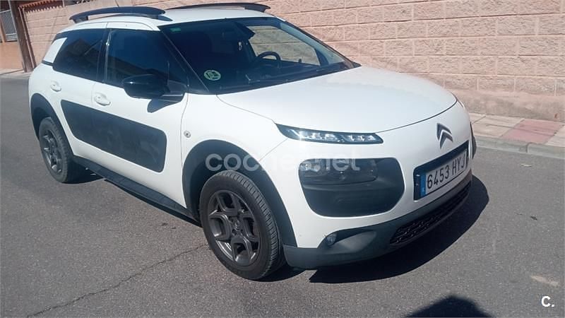 Usado Citroën C4 Cactus Feel 92 CV (67 kW) 2014 Blanco Utilitario
