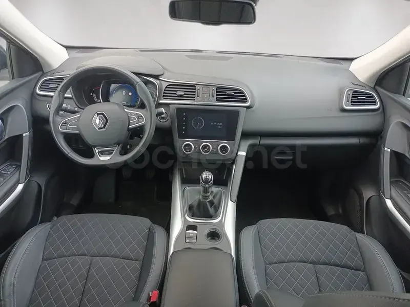 Usado Renault Kadjar Techno 140 CV (102 kW) 2022 Gris / plata SUV