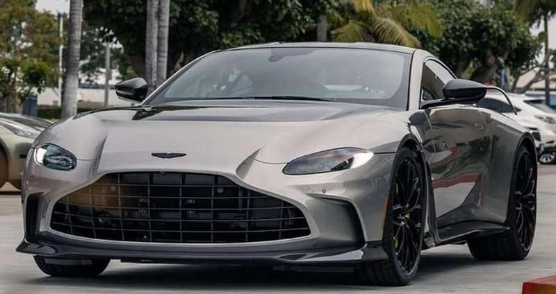 Plateado Usado 2022 Aston Martin Vantage Coupe | 119.900 € (Super precio) - Imagen 1/2