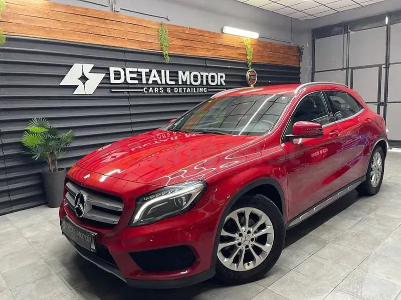 Usado Mercedes GLA200 AMG line 136 CV (100 kW) 2015 Granate SUV