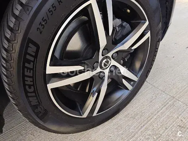 Usado Volvo XC60 R-Design 197 CV (144 kW) 2021 Azul SUV