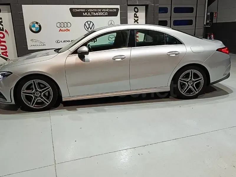 Usado Mercedes CLA220 190 CV (139 kW) 2022 Gris / plata Coupe