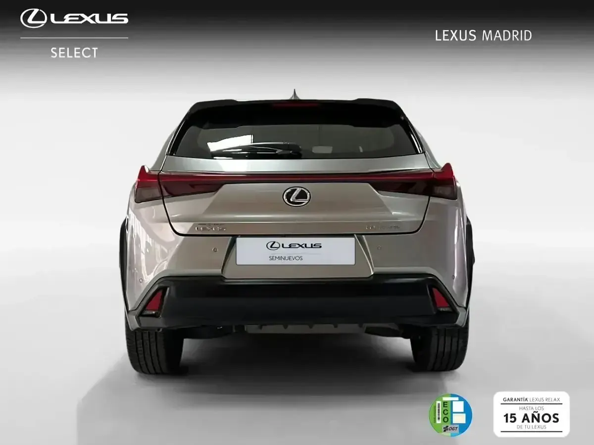 Usado Lexus UX 184 CV (135 kW) 2021 Plateado SUV