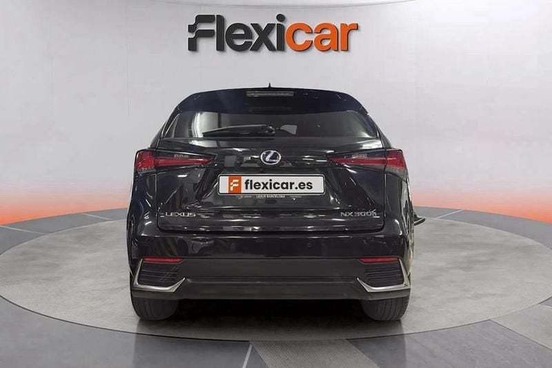 Usado Lexus NX300h 197 CV (144 kW) 2021 Negro SUV