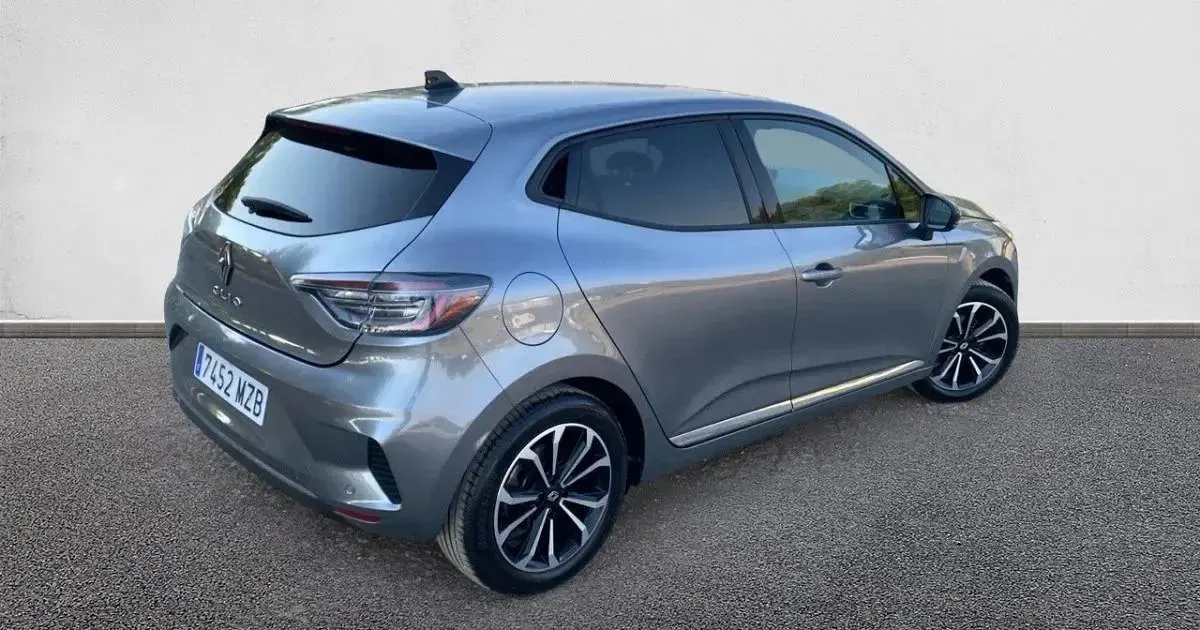 Usado Renault Clio Techno 100 CV (73 kW) 2025 Utilitario