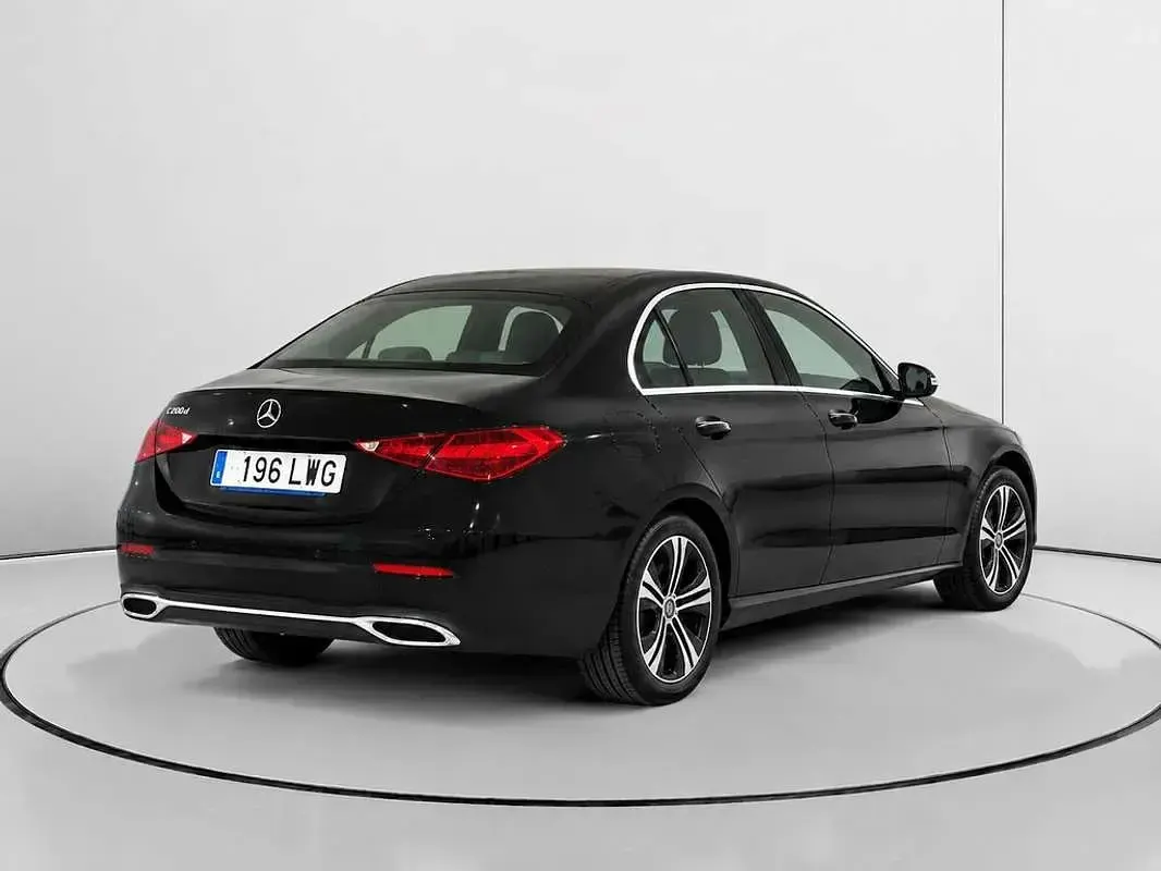 Usado Mercedes C200 163 CV (119 kW) 2022 Negro Berlina