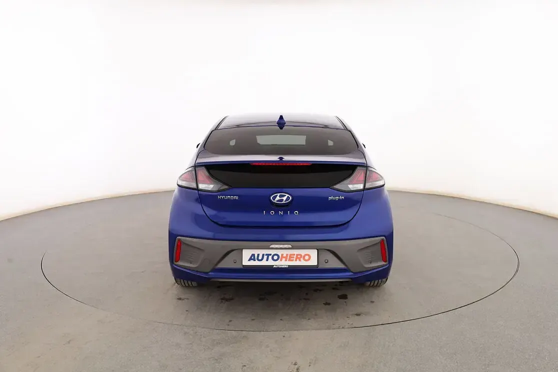 Usado Hyundai Ioniq 141 CV (103 kW) 2022 Azul Utilitario