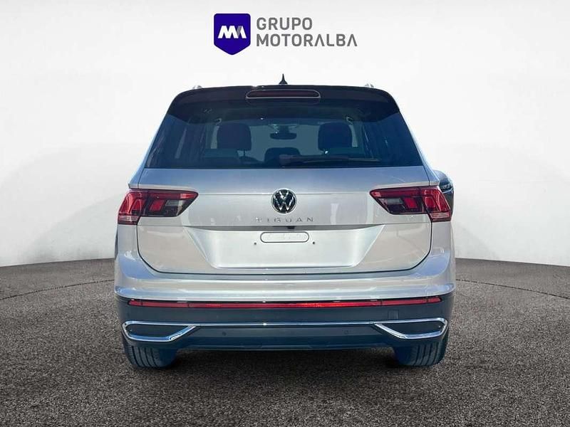 Usado VW Tiguan Sport 150 CV (110 kW) 2022 Plateado SUV