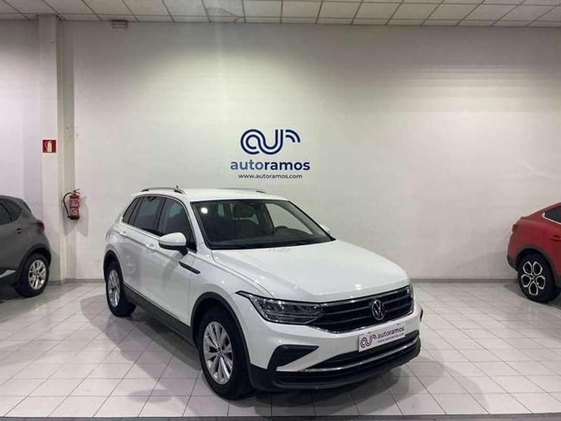 Blanco Usado 2023 VW Tiguan Life SUV | 27.500 € (Super precio) - Imagen 1/4