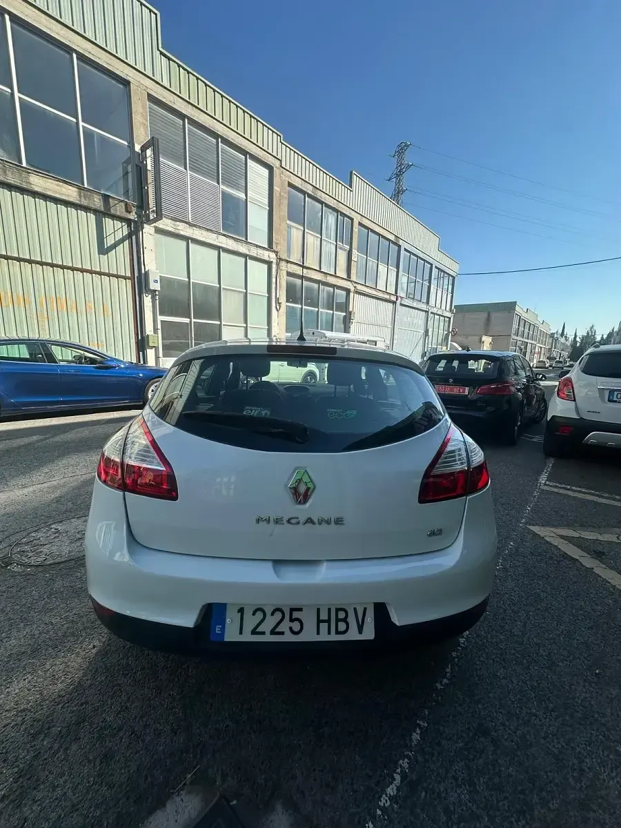 Usado Renault Mégane Authentique 90 CV (66 kW) 2011 Blanco