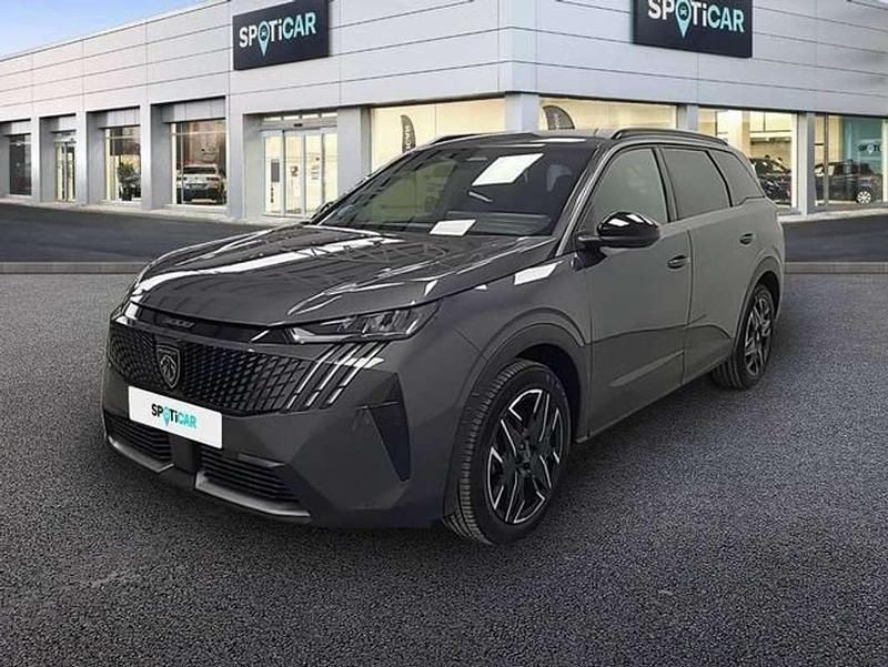 Usado Peugeot 5008 Allure 136 CV (100 kW) 2025 Gris SUV