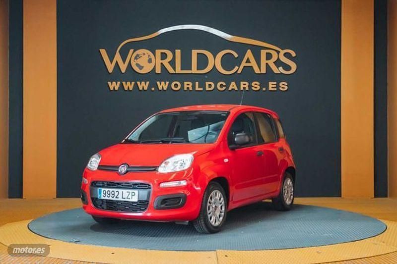 Usado Fiat Panda 69 CV (50 kW) 2022 Rojo Berlina