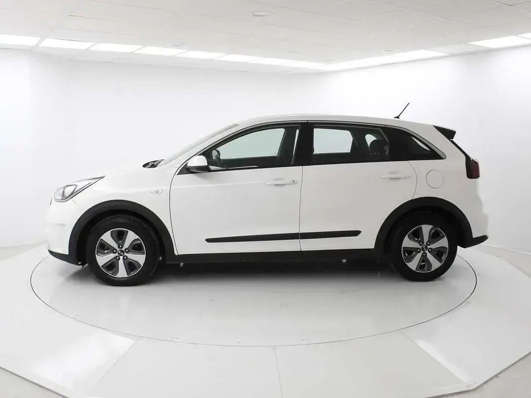 Usado Kia Niro 141 CV (103 kW) 2018 Blanco SUV