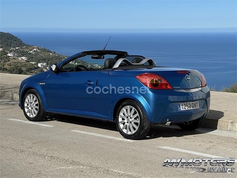 Usado Opel Tigra Sport 125 CV (91 kW) 2005 Azul Descapotable