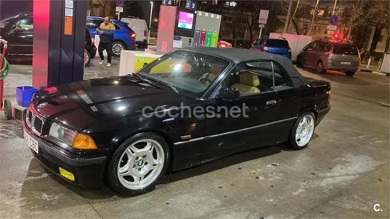 Usado BMW 318 Cabriolet 115 CV (84 kW) 1993 Negro Descapotable
