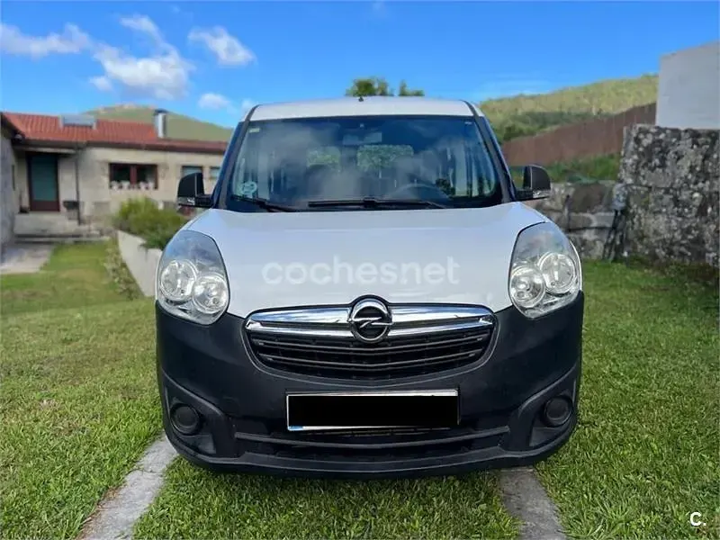 Usado Opel Combo Expression 90 CV (66 kW) 2016 Blanco Monovolumen
