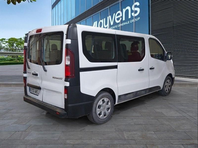 Usado Renault Trafic 110 CV (80 kW) 2024 Blanco Monovolumen