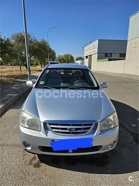 Gris / plata Usado 2004 Kia Cerato LX Berlina | 2500 € - Imagen 1/4