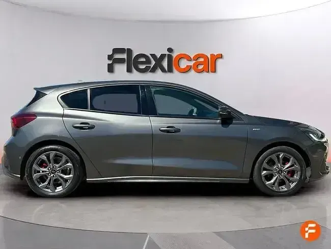 Usado Ford Focus ST-Line 125 CV (91 kW) 2022 Gris Berlina