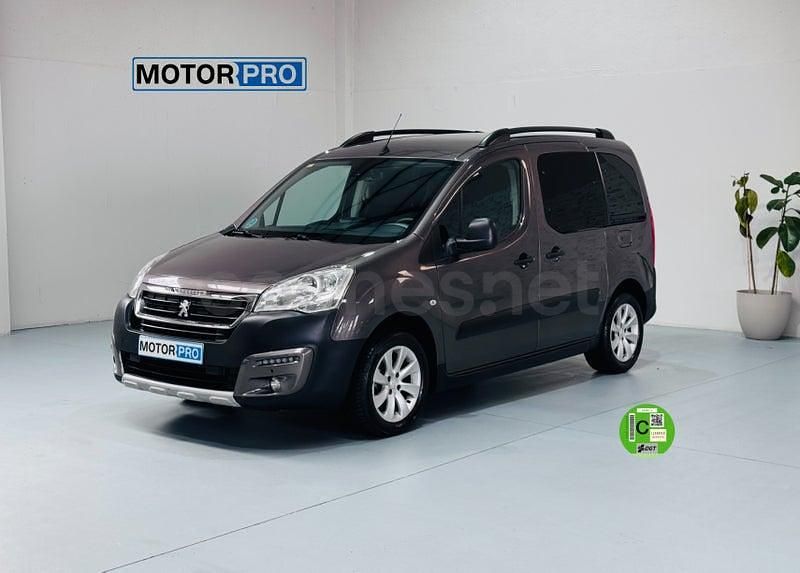 Usado Peugeot Partner Tepee Style 120 CV (88 kW) 2018 Marrón Monovolumen