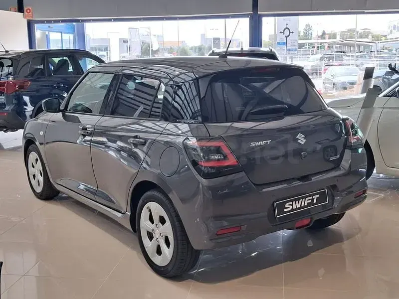 Nuevo Suzuki Swift 81 CV (59 kW) 2026 Gris / plata Utilitario