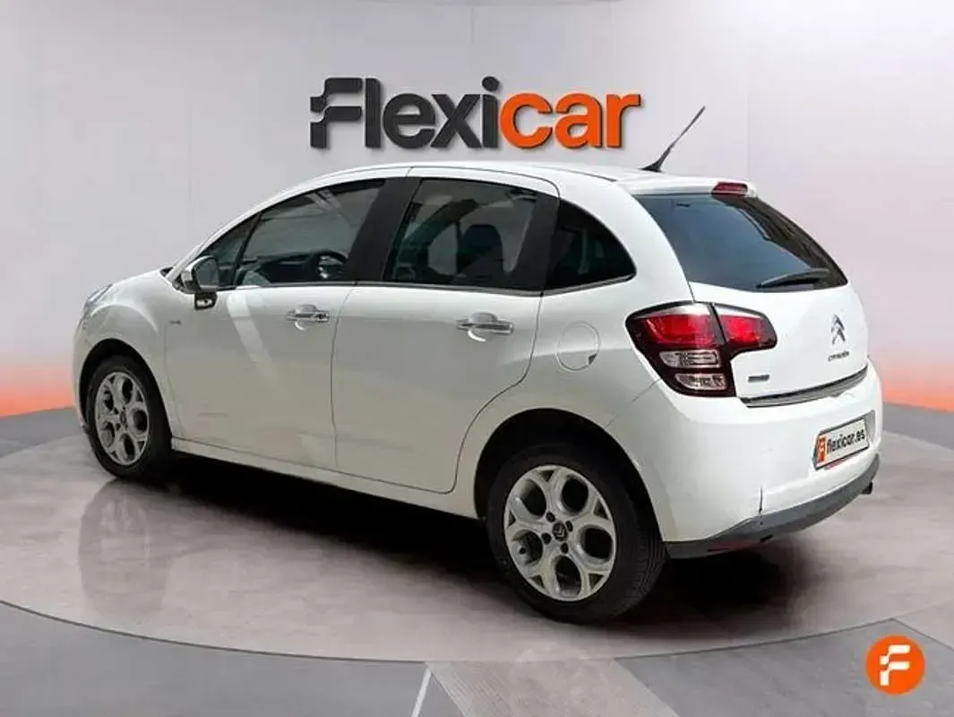 Usado Citroën C3 Exclusive 99 CV (72 kW) 2016 Blanco Utilitario