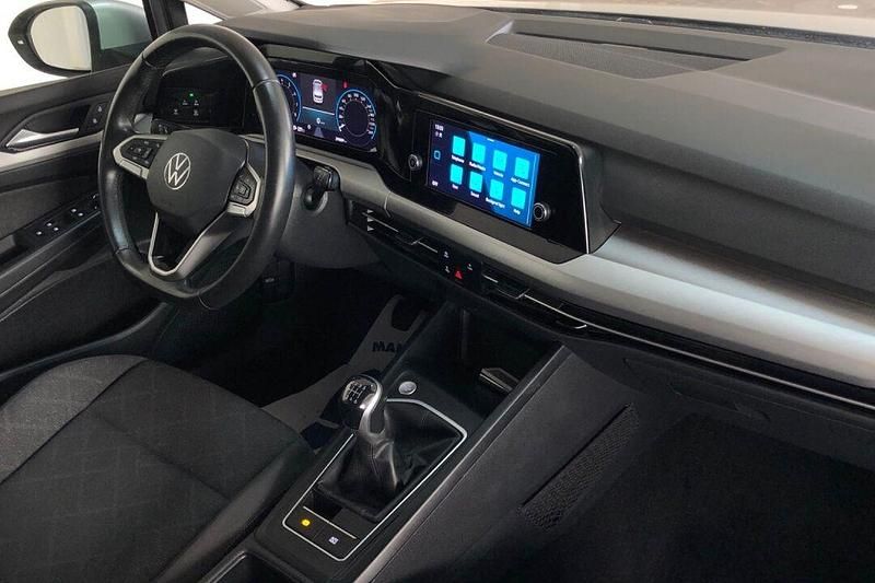 Usado VW Golf VIII 110 CV (80 kW) 2023 Gris Berlina