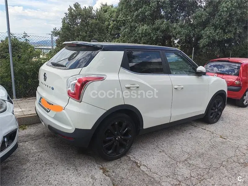 Usado SsangYong Tivoli Limited 115 CV (84 kW) 2015 Blanco SUV