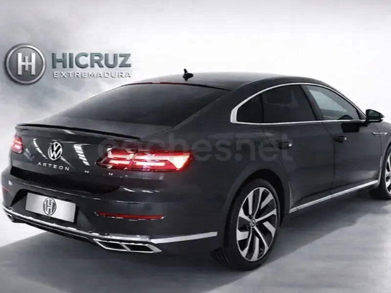 Usado VW Arteon R-line 150 CV (110 kW) 2023 Gris / plata Berlina