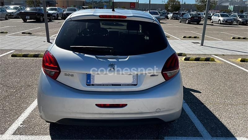 Usado Peugeot 208 Style 82 CV (60 kW) 2016 Gris / plata Utilitario