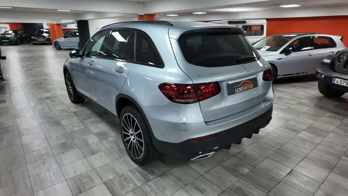 Usado Mercedes GLC300e 306 CV (225 kW) 2021 Gris SUV