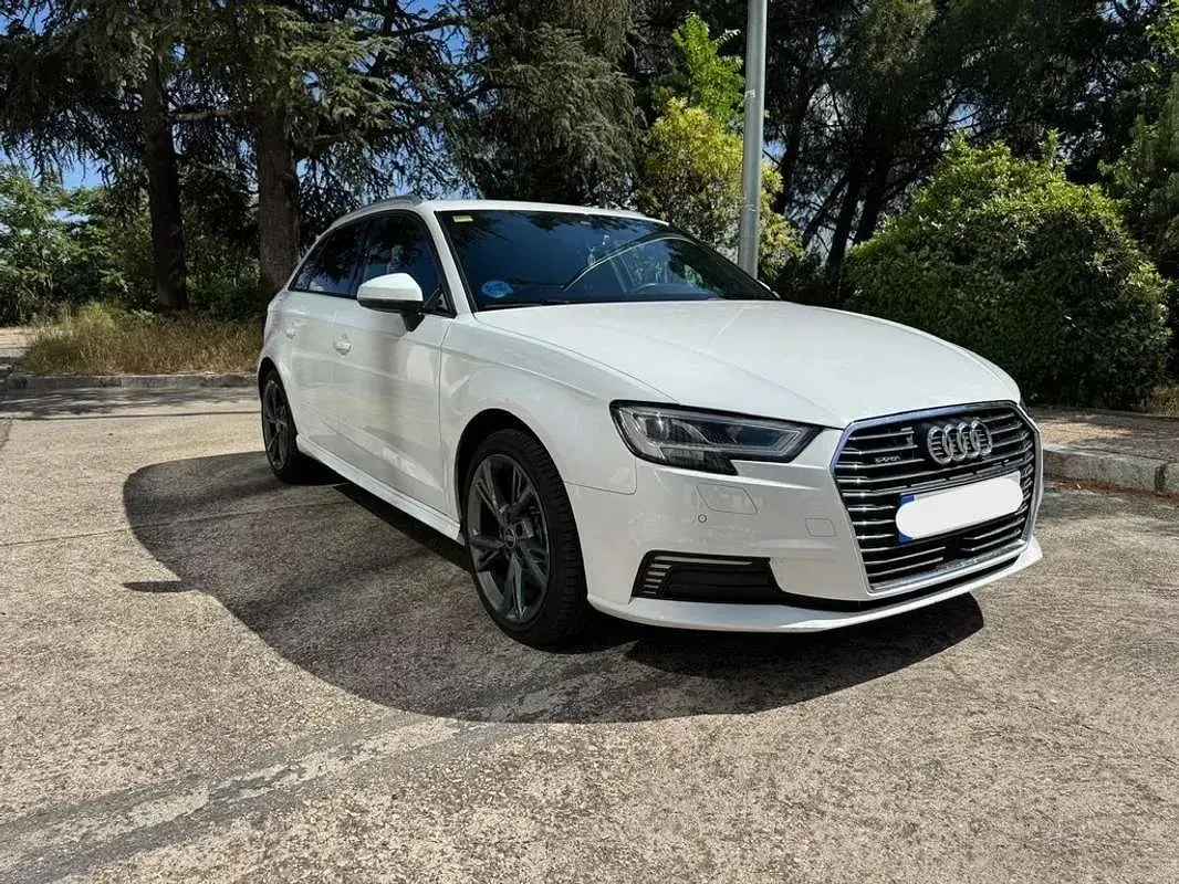 Usado Audi A3 Sportback e-tron Design 204 CV (150 kW) 2020 Blanco Utilitario