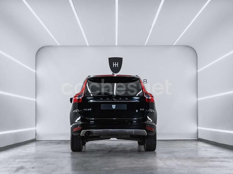 Usado Volvo XC60 Momentum 136 CV (100 kW) 2015 Negro SUV