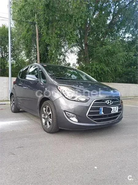 Usado Hyundai ix20 Style 115 CV (84 kW) 2016 Gris / plata Utilitario
