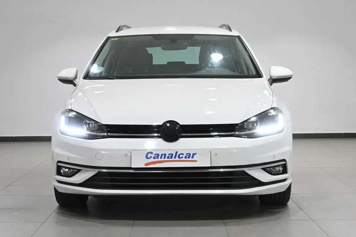 Usado VW Golf VII Advance 115 CV (84 kW) 2018 Blanco Familiar