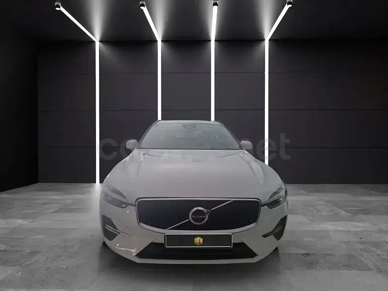 Usado Volvo XC60 Momentum 197 CV (144 kW) 2021 Blanco SUV