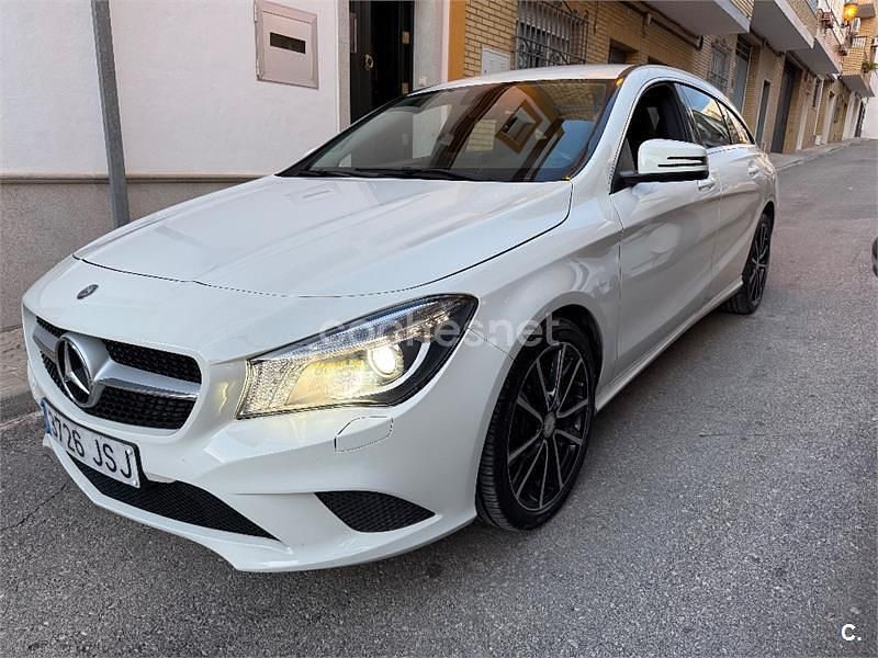 Blanco Usado 2016 Mercedes CLA200 Shooting Brake Familiar | 14.900 € (Precio justo) - Imagen 1/4