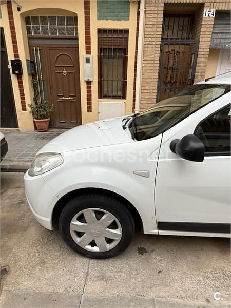 Usado Dacia Sandero Ambiance 75 CV (55 kW) 2011 Blanco Berlina
