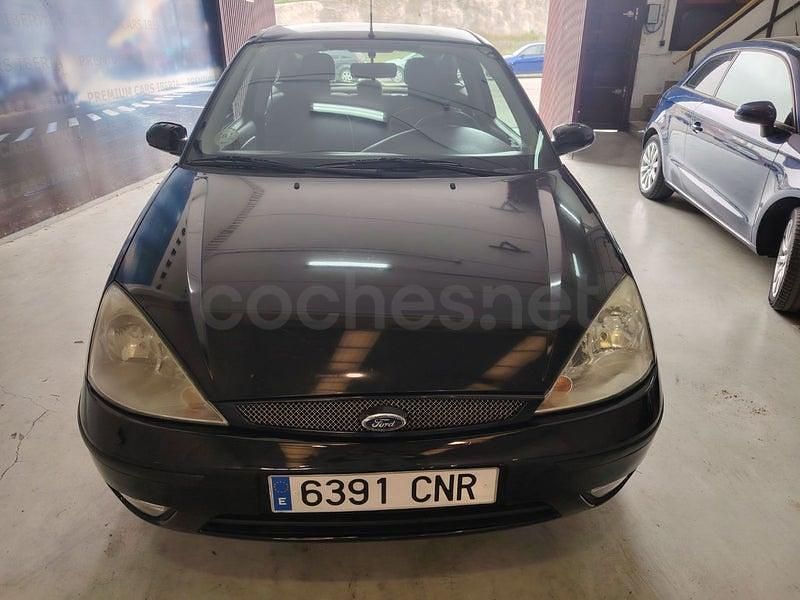 Usado Ford Focus Trend 100 CV (73 kW) 2003 Negro Berlina