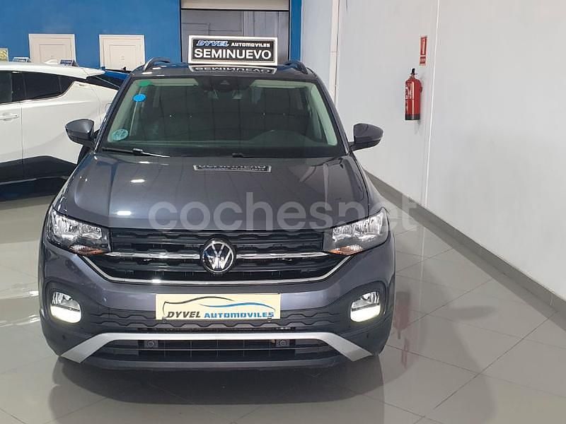 Usado VW T-Cross Advance 110 CV (80 kW) 2023 Gris / plata SUV